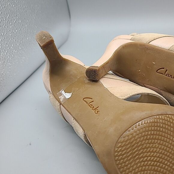 Clarks Womens Laureti Joy Cream Suede Heeled Sandals Slingback Sz 7 - Picture 9 of 9